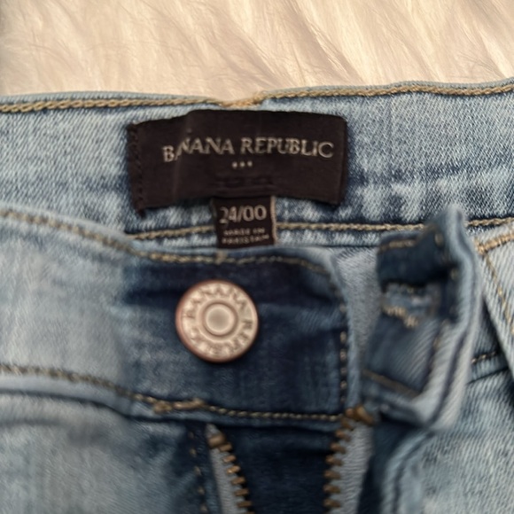 EUC BANANA REPUBLIC LIGHT WASH DEMI BOOT JEANS IN WOMEN’s  SIZE 24/00 PETITE - Picture 3 of 8